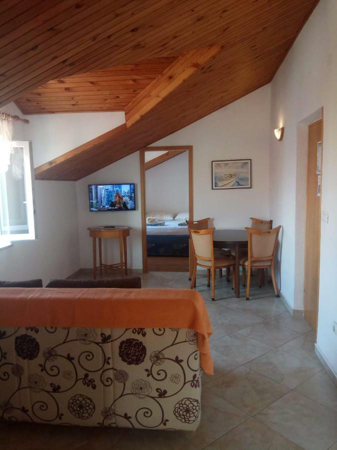 Apartmani Banic Postira Exteriör bild
