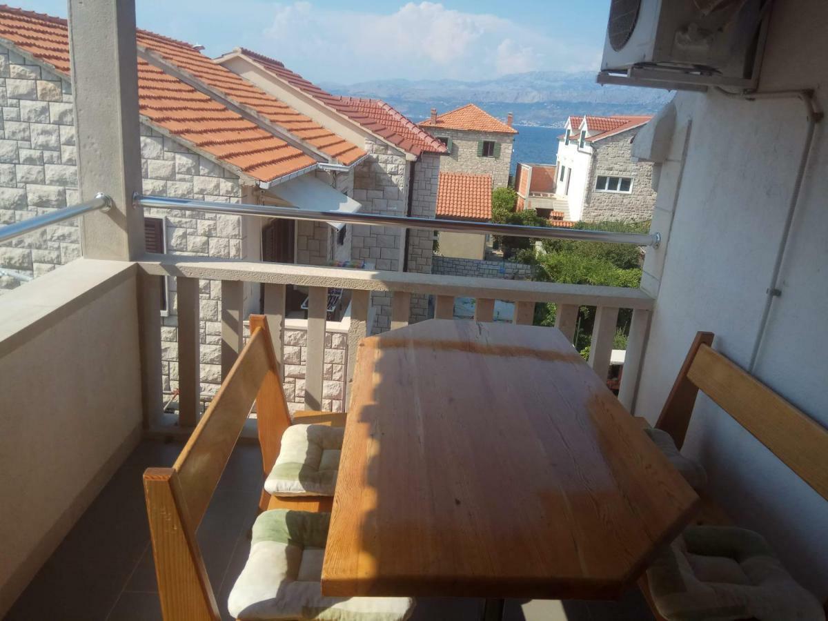Apartmani Banic Postira Exteriör bild
